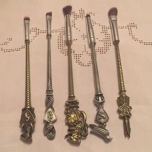 NWOT make up brushes set - harry potter themed
